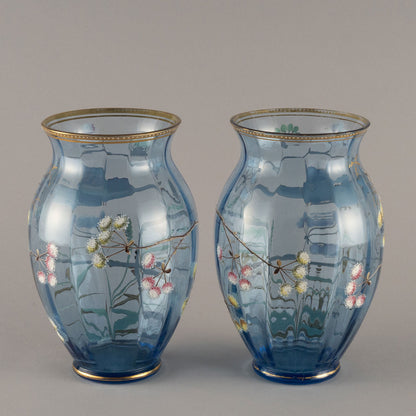 Vase with enameled flowers and birds pattern (pair)