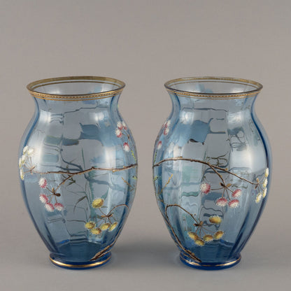 Vase with enameled flowers and birds pattern (pair)