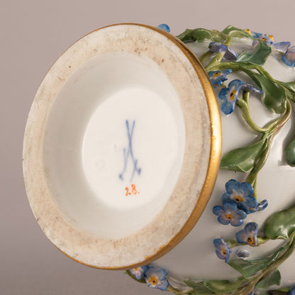 Meissen "Forget-me-not applique decorative pots (pair)"