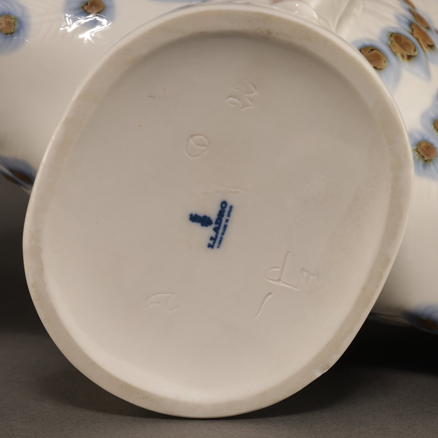 LLADRO / Peacock Vase