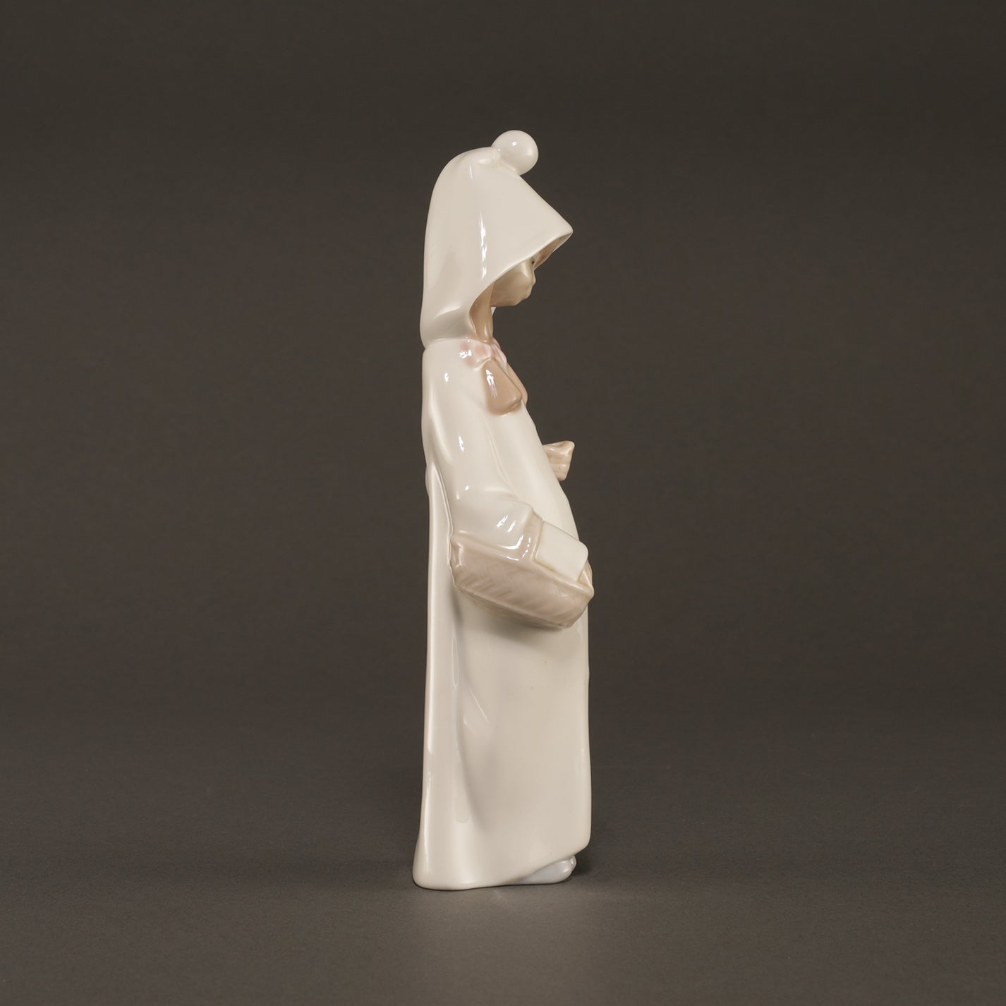 LLADRO / Shepherd Girl With Basket