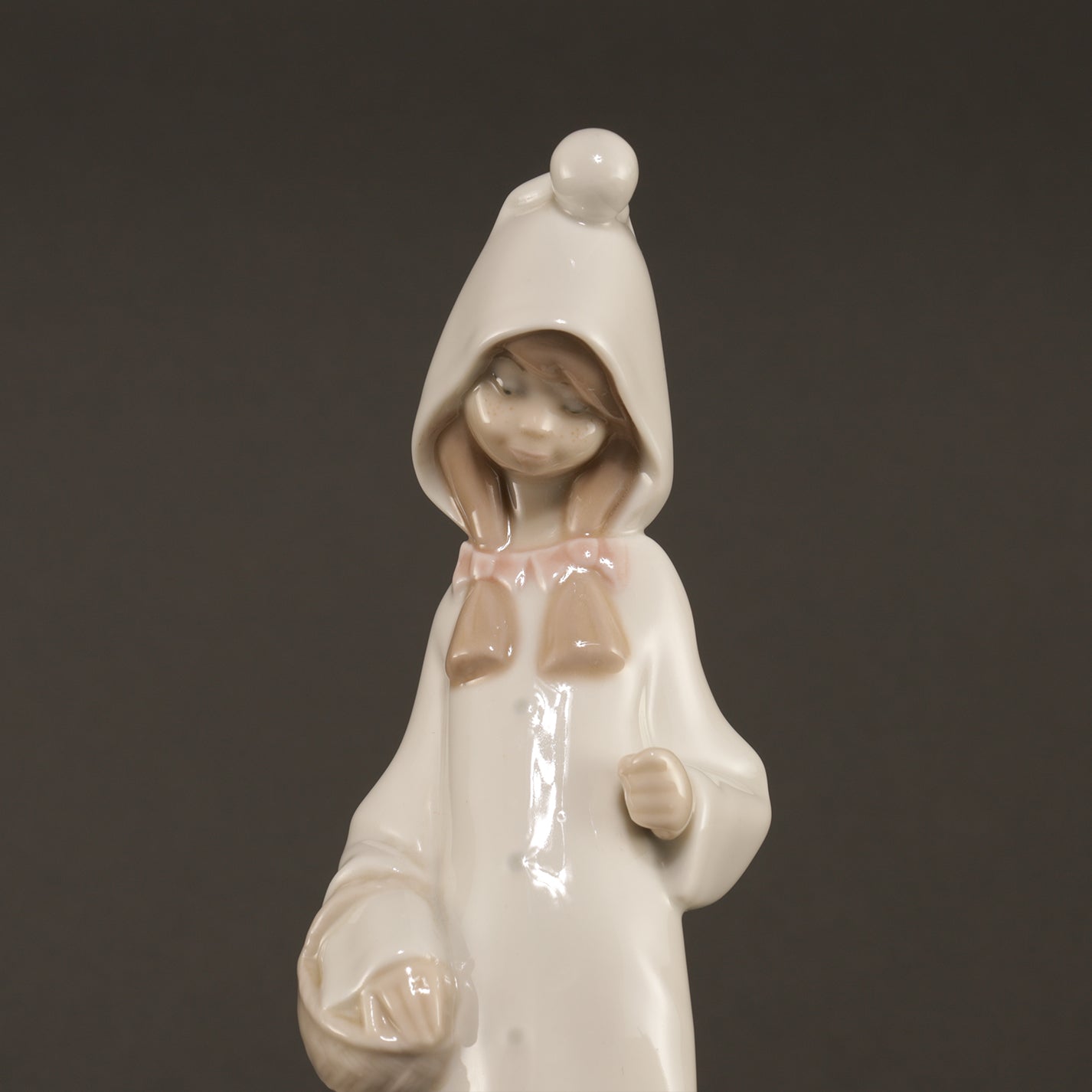 LLADRO / Shepherd Girl With Basket