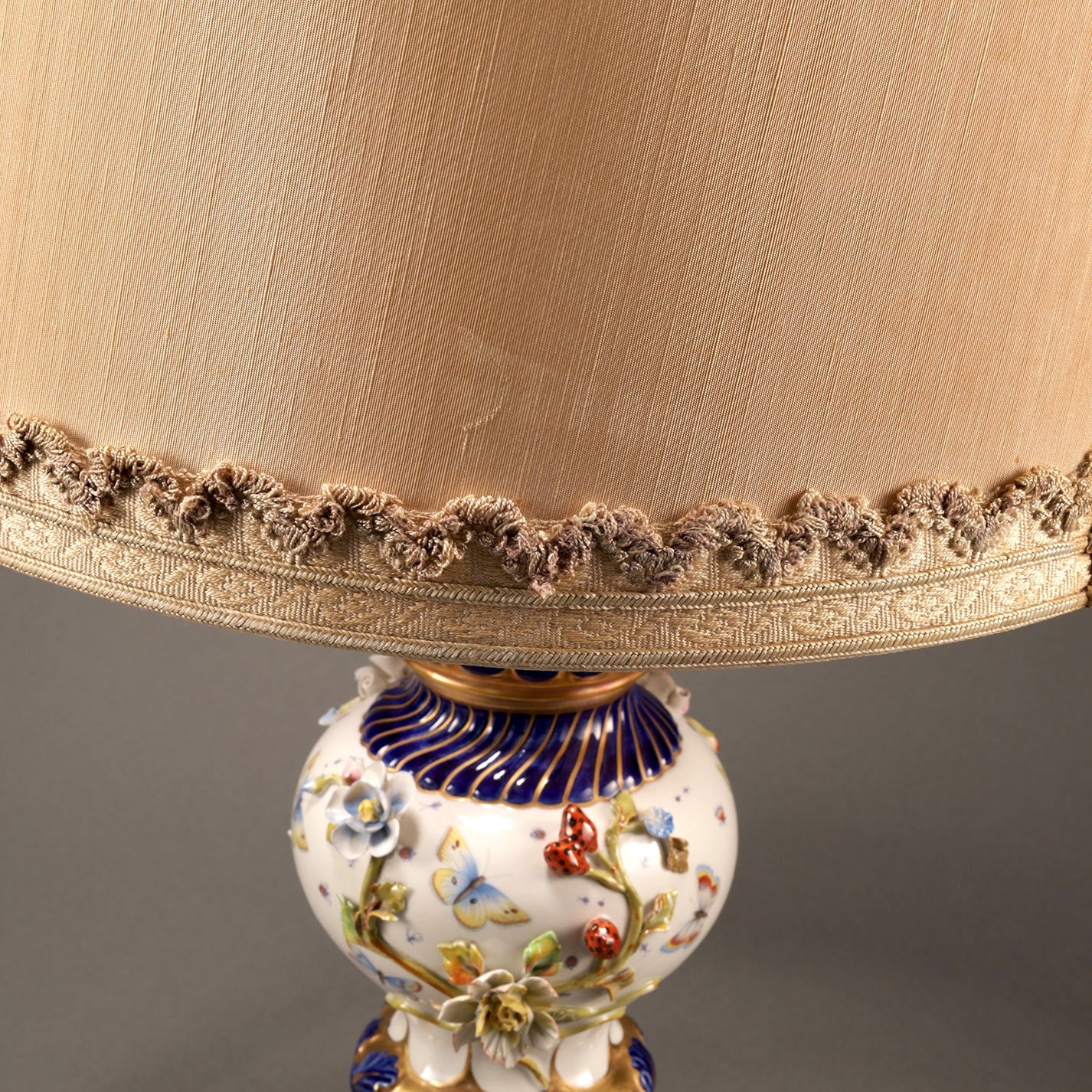 Sevres Style Style Table Lamp