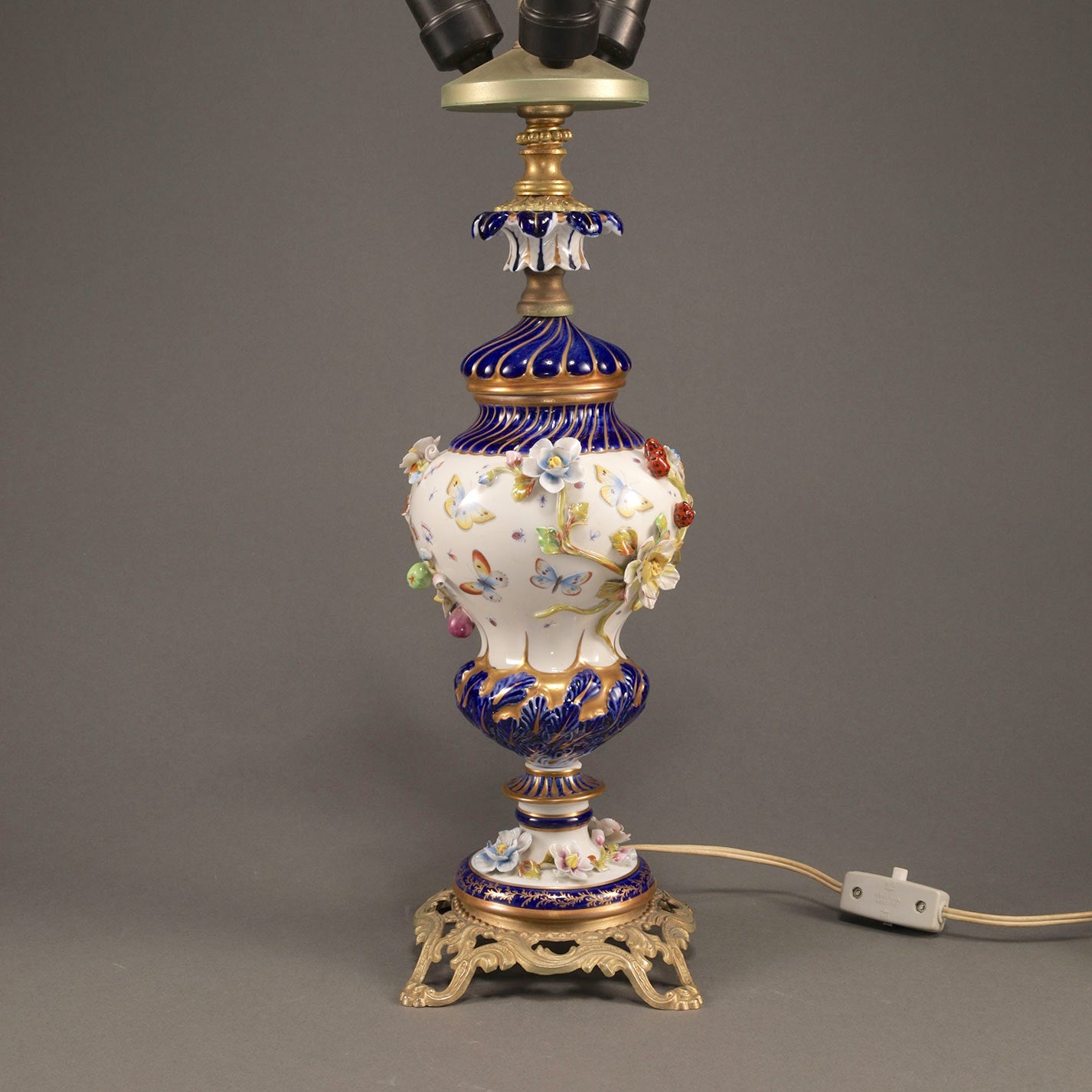 Sevres Style Style Table Lamp