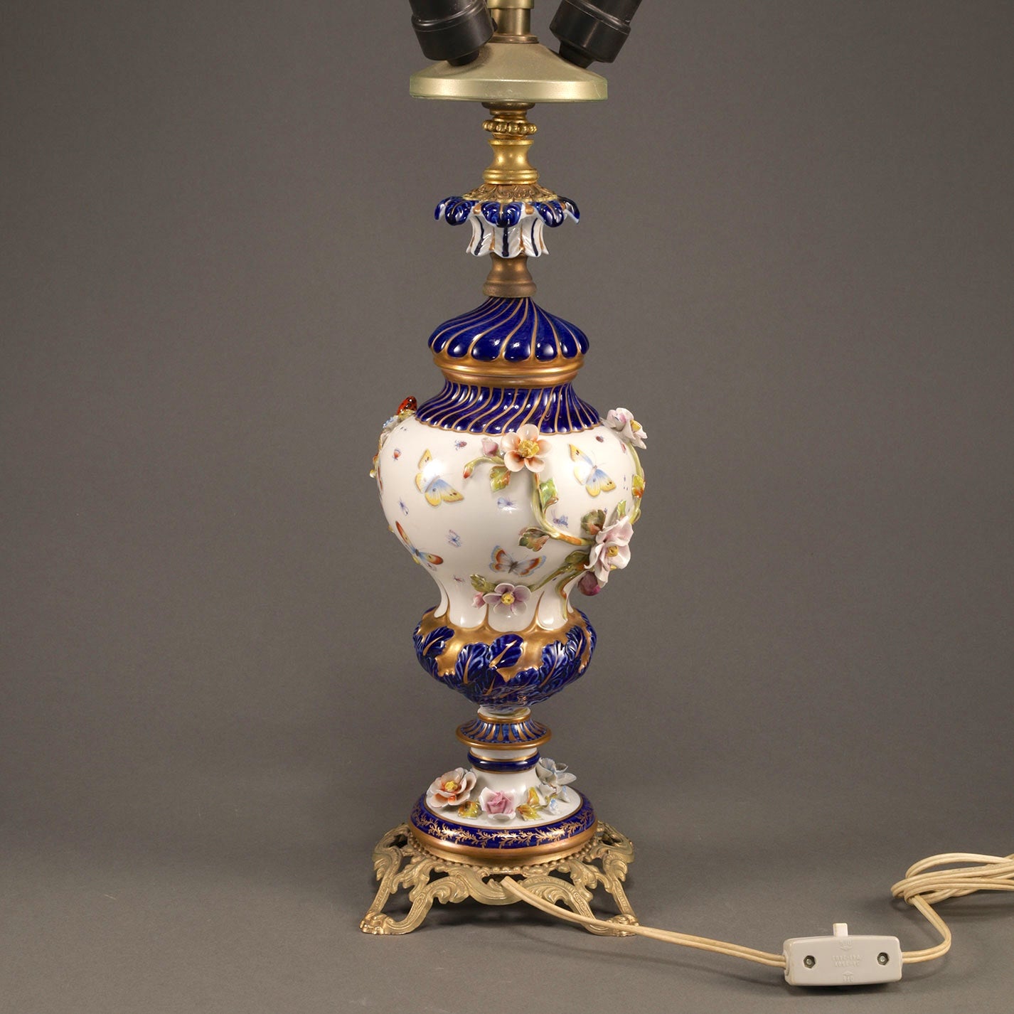 Sevres Style Style Table Lamp
