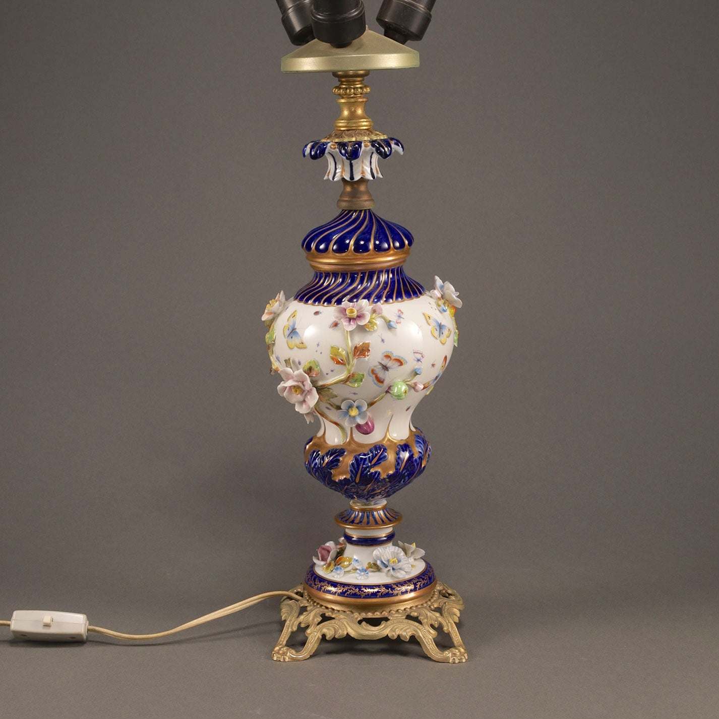 Sevres Style Style Table Lamp