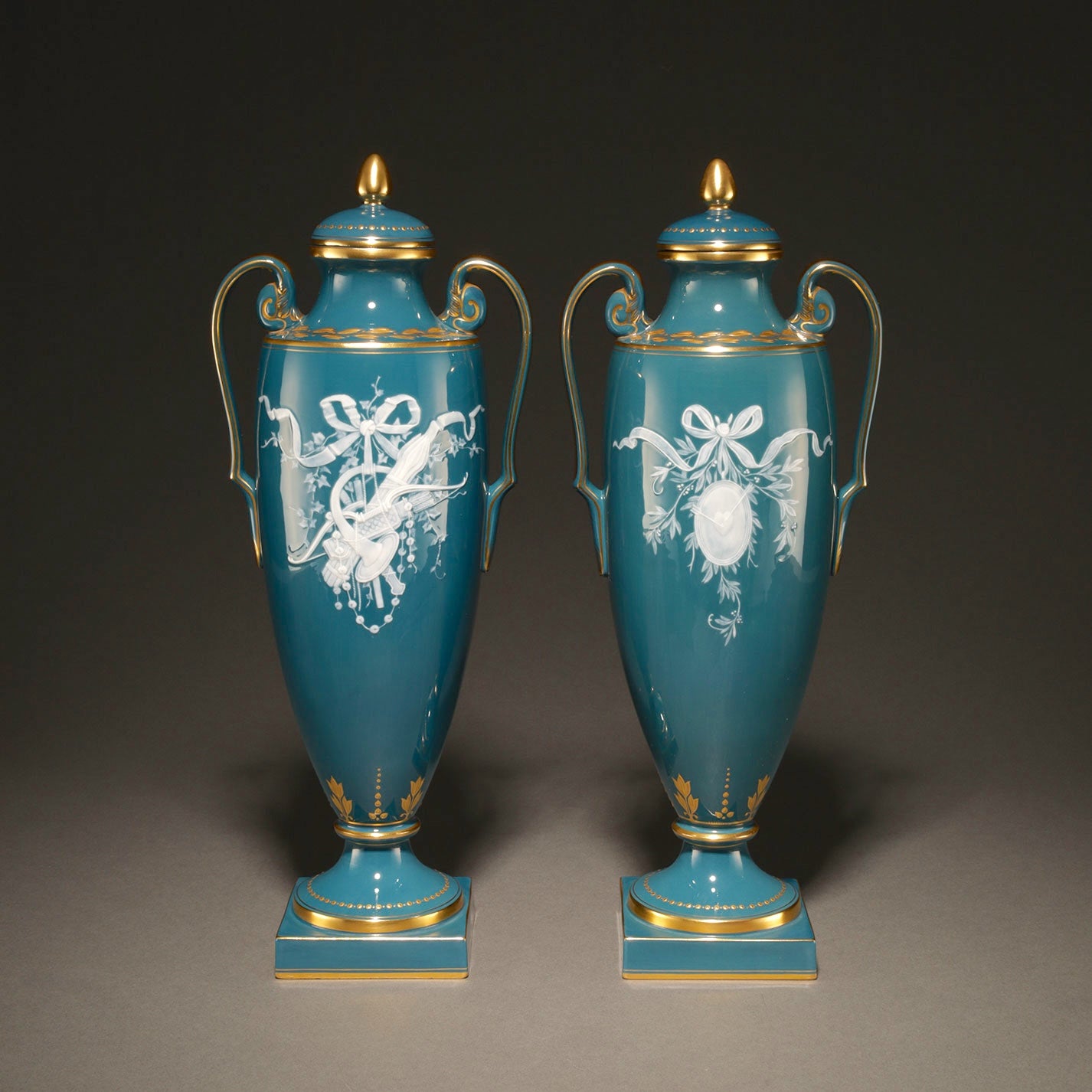 MINTON / Pate-Sur-Pate Vase with Lid (Pair ) [G0404]