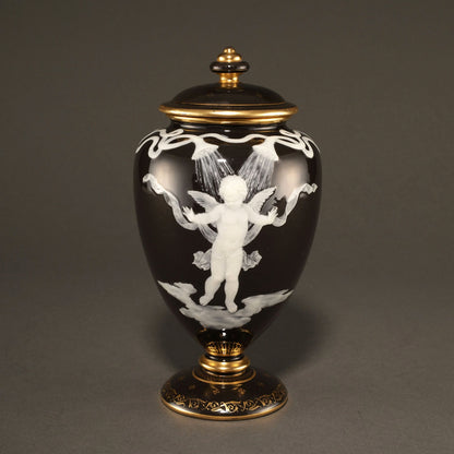 MINTON / Pate-Sur-Pate Vase With Lid [G0409]