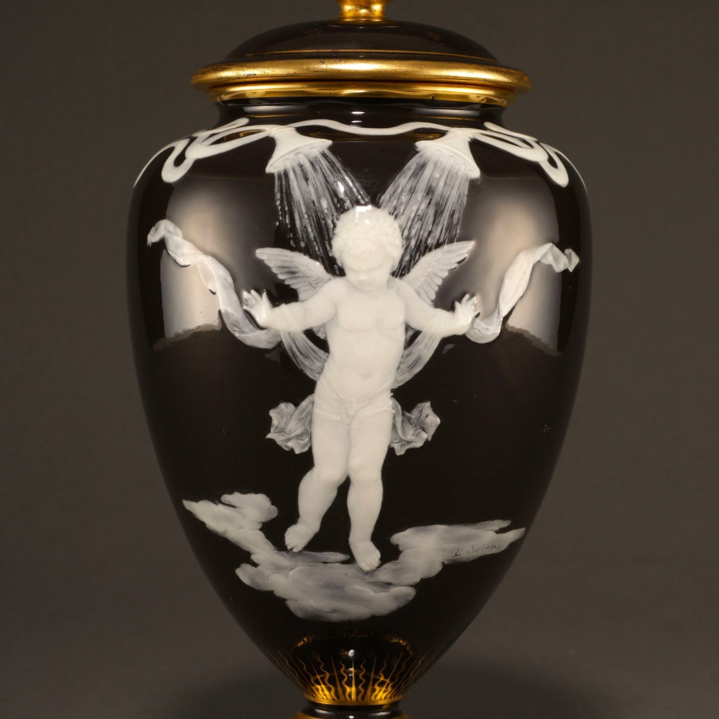 MINTON / Pate-Sur-Pate Vase With Lid [G0409]
