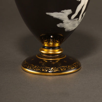MINTON / Pate-Sur-Pate Vase With Lid [G0409]