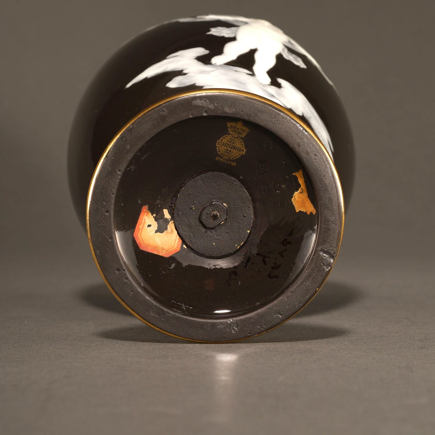 MINTON / Pate-Sur-Pate Vase With Lid [G0409]