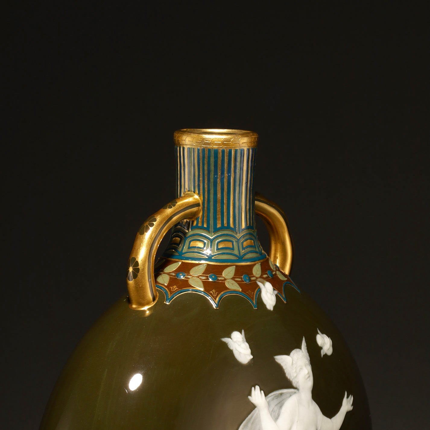 MINTON / Pate-Sur-Pate Vase " Acrobatic Goddess and Cupid " [G0410]