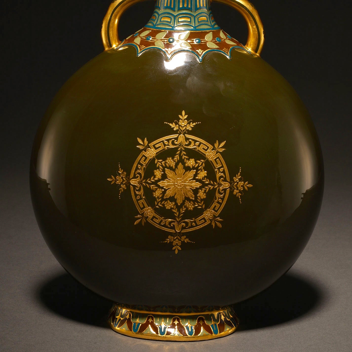 MINTON / Pate-Sur-Pate Vase " Acrobatic Goddess and Cupid " [G0410]