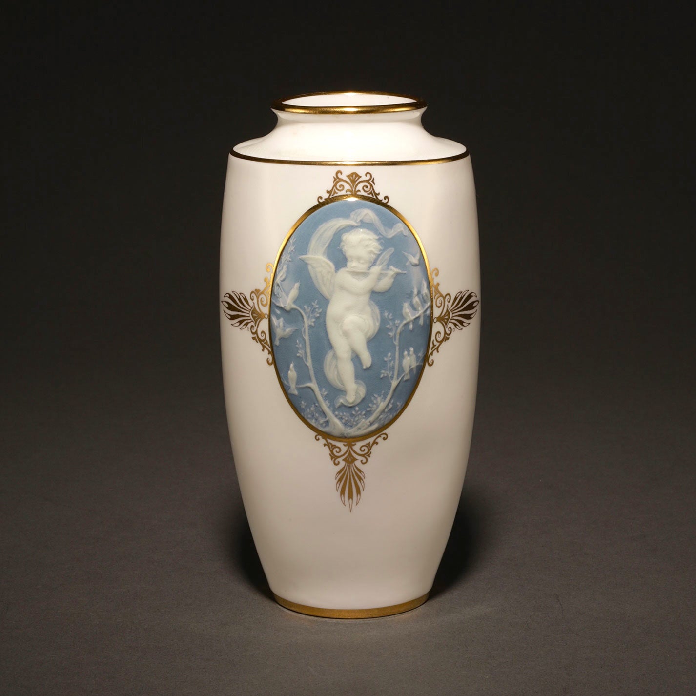 MINTON / Pate-Sur-Pate Vase [G0411]