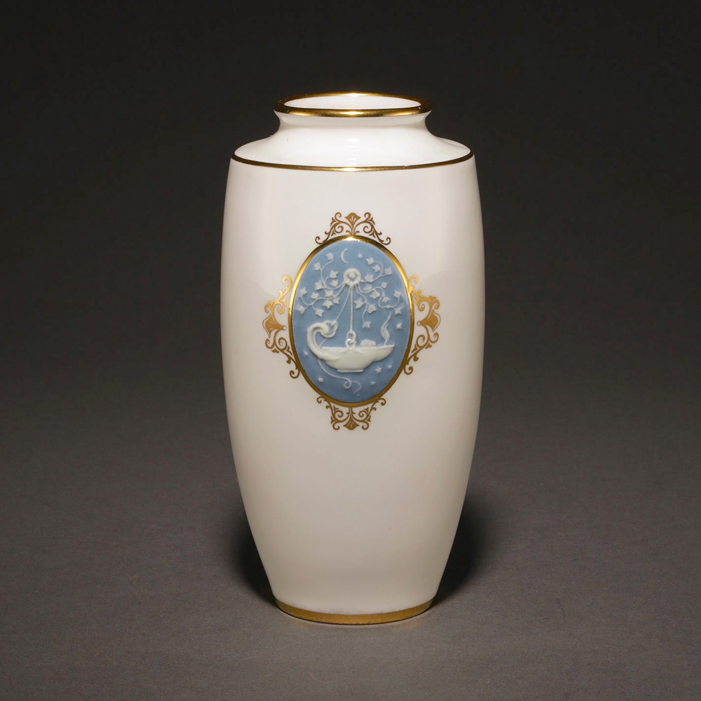 MINTON / Pate-Sur-Pate Vase [G0411]