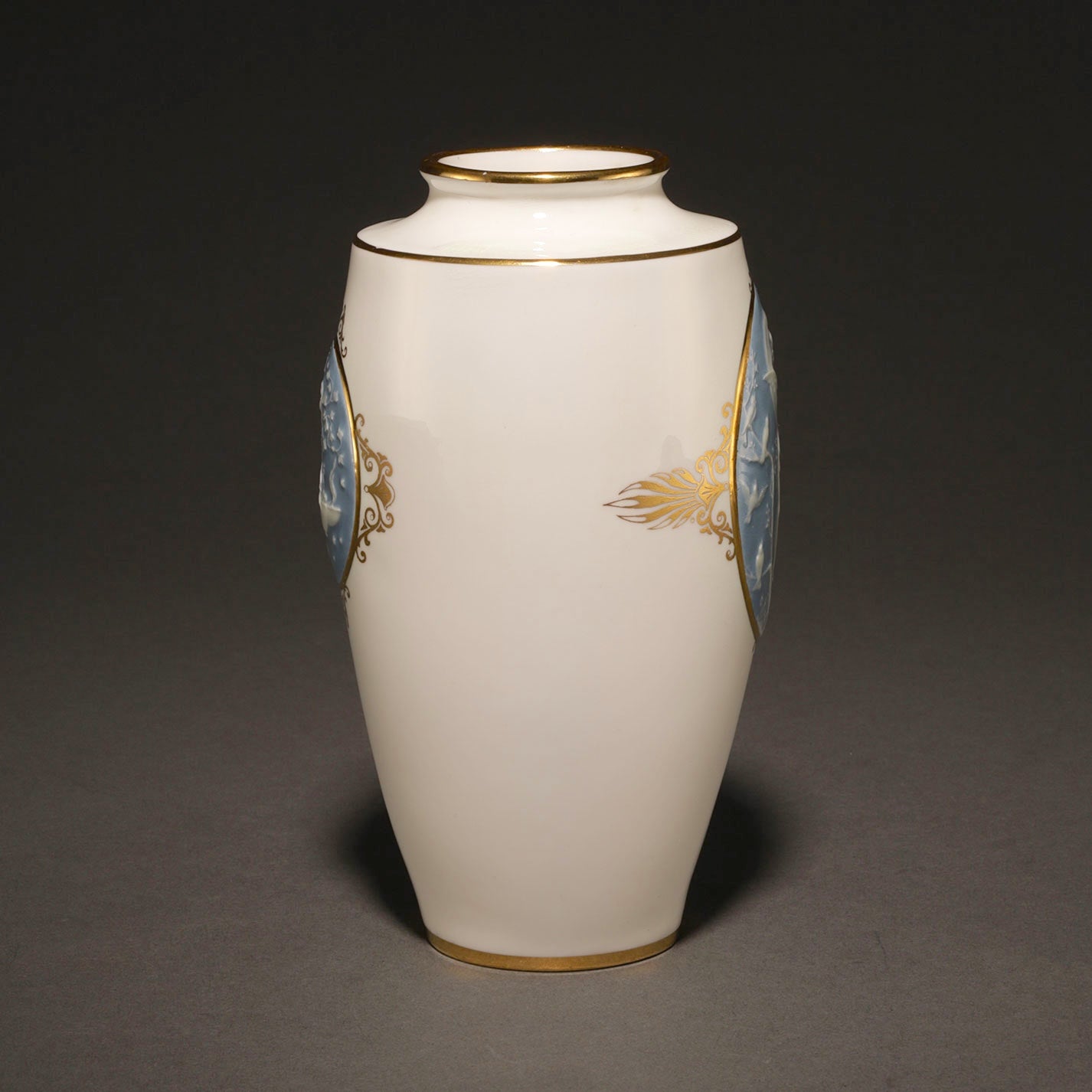 MINTON / Pate-Sur-Pate Vase [G0411]