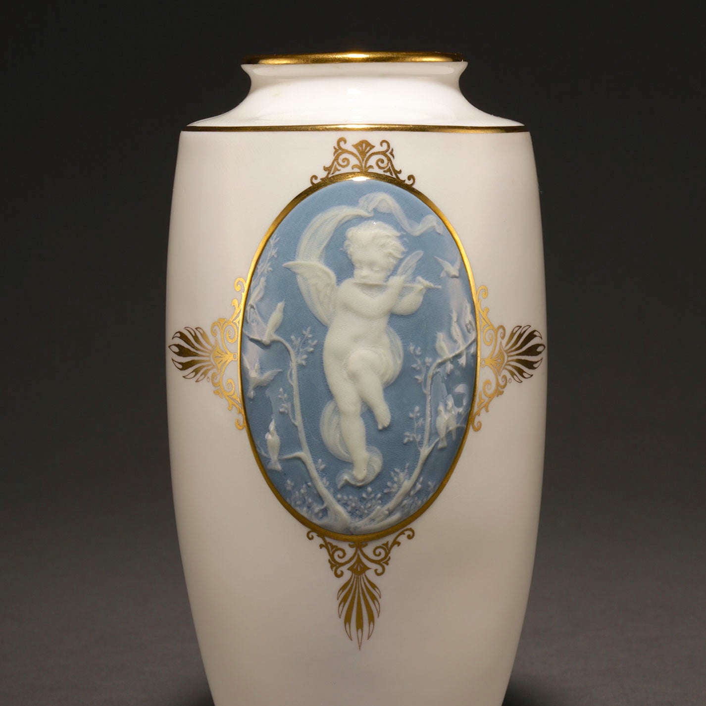 MINTON / Pate-Sur-Pate Vase [G0411]