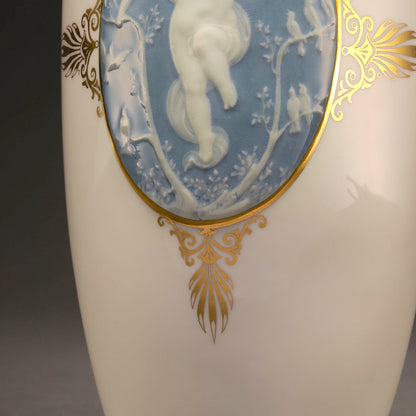 MINTON / Pate-Sur-Pate Vase [G0411]