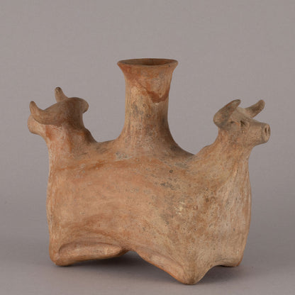 “獸首流酒器” （阿爾達比勒，公元前8~7世紀）