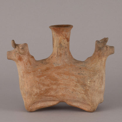 “獸首流酒器” （阿爾達比勒，公元前8~7世紀）