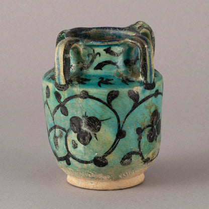 波斯“藍釉黑唐草紋四耳小壺”