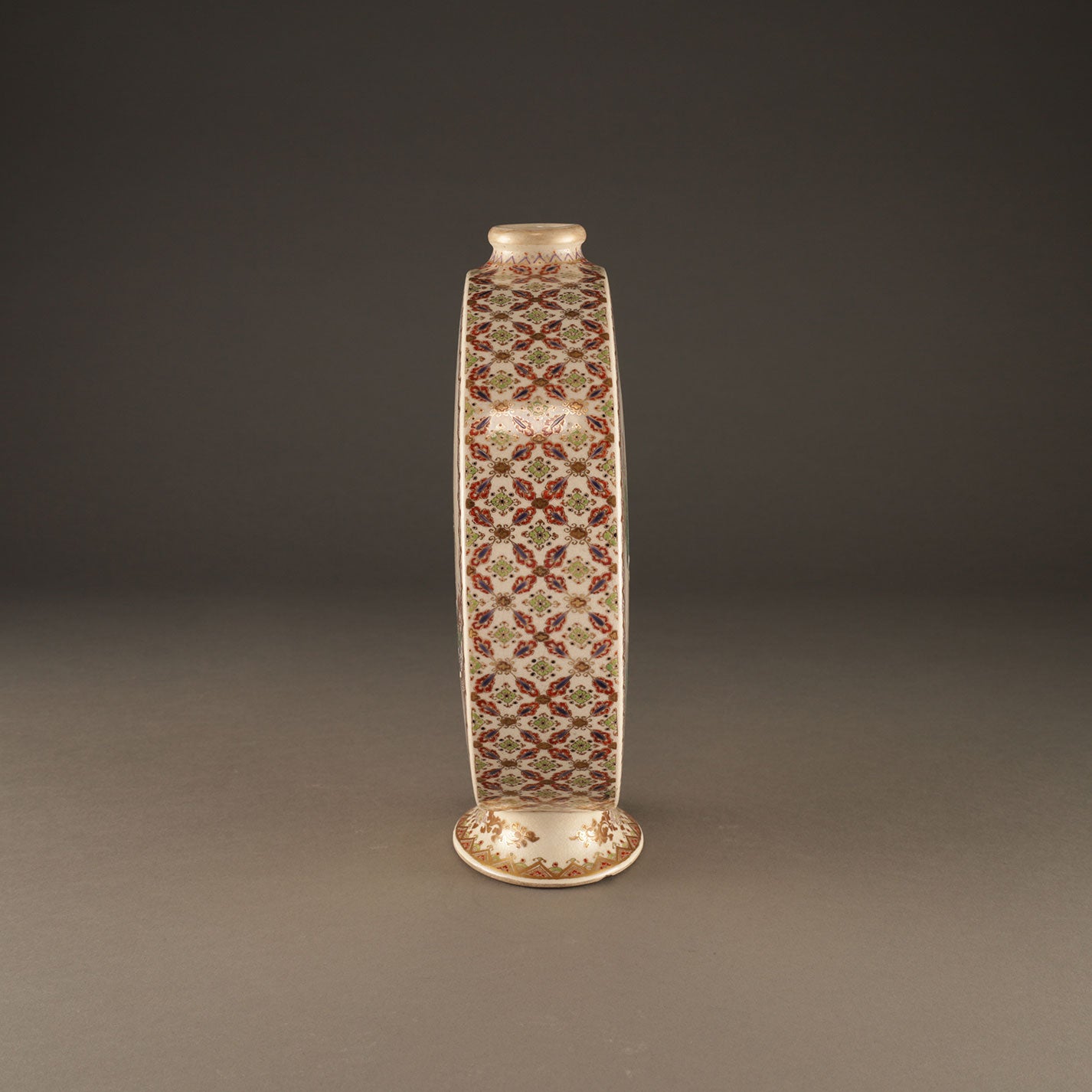 薩摩菊芝垣水仙図扁壺