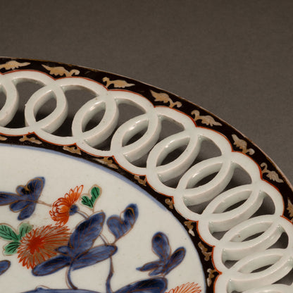 Old Imari Nishikide Chrysanthemum Design Ring-Connected Openwork Plate
