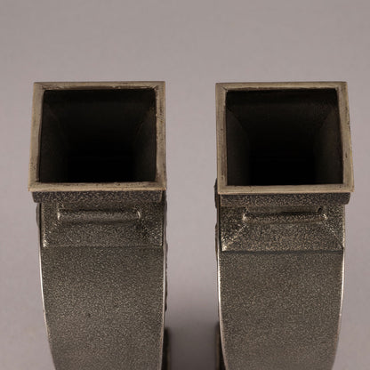 銅製昆虫草花図花瓶一対