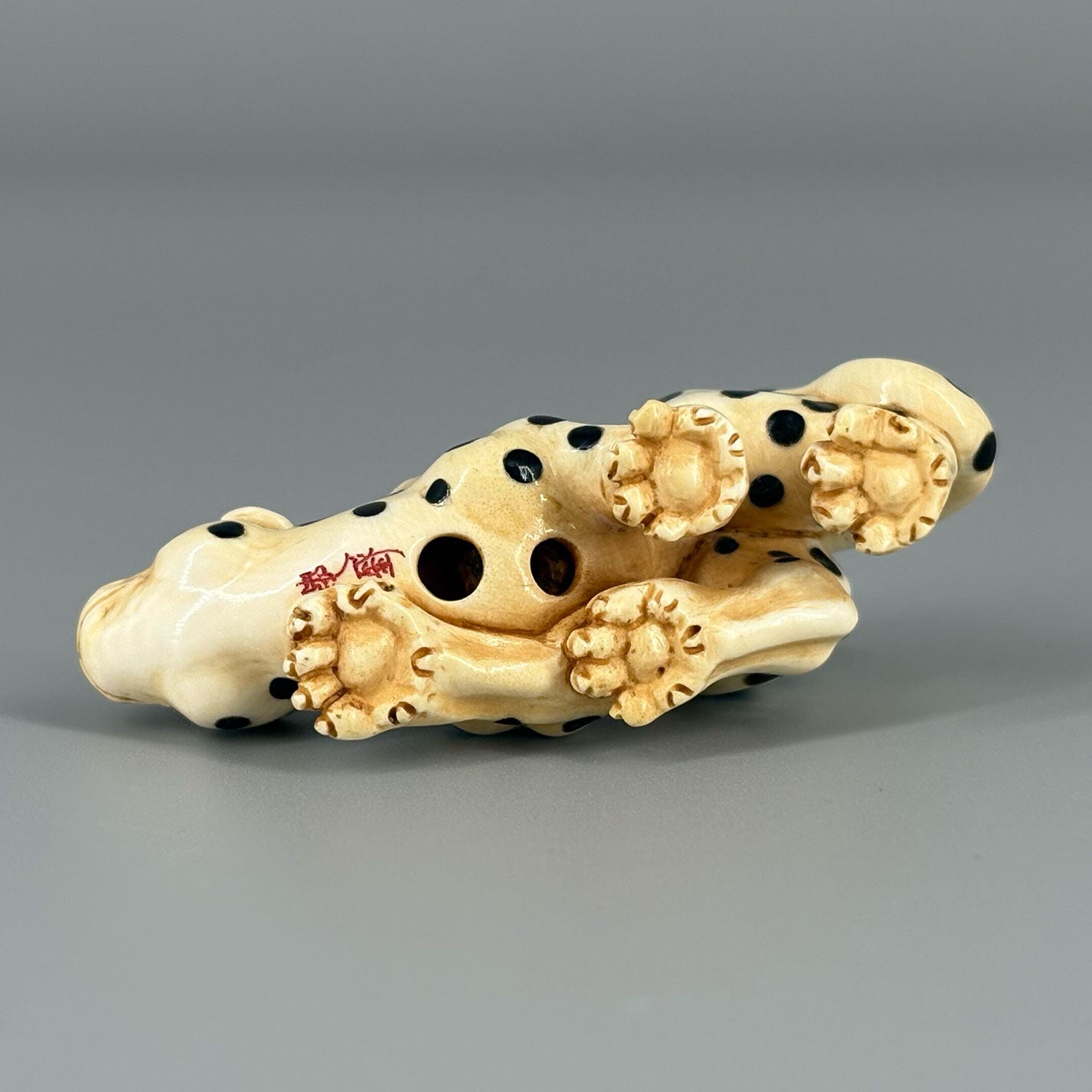 象牙根付　豹 [M0245-003]