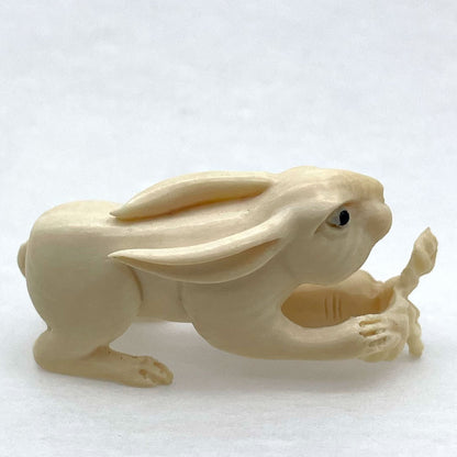 象牙根付　うさぎ