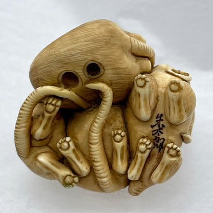 象牙根雕 群鼠