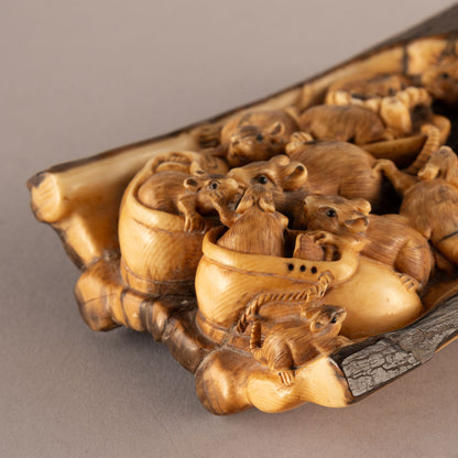 Ivory rat figurine