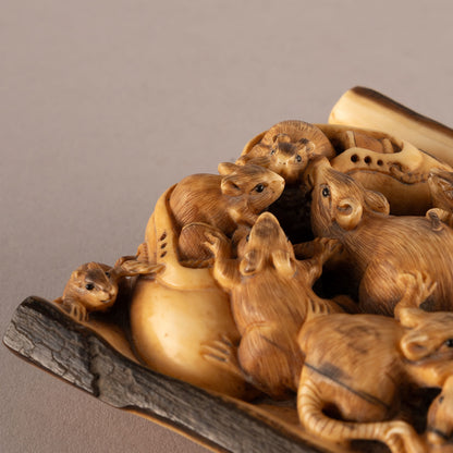 Ivory rat figurine