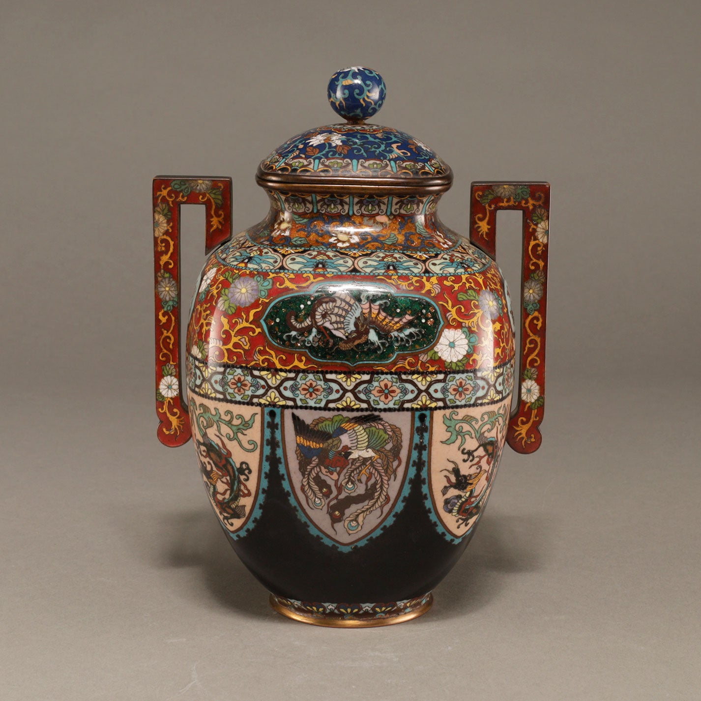 七寶龍鳳紋雙耳四方蓋罐