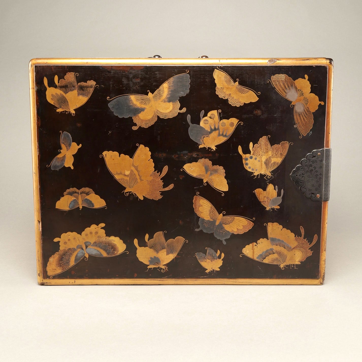 百蝶蒔繪五斗櫃