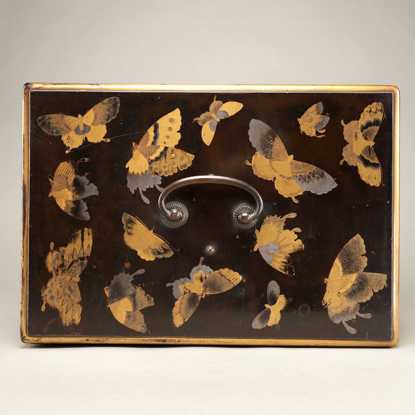 百蝶蒔繪五斗櫃