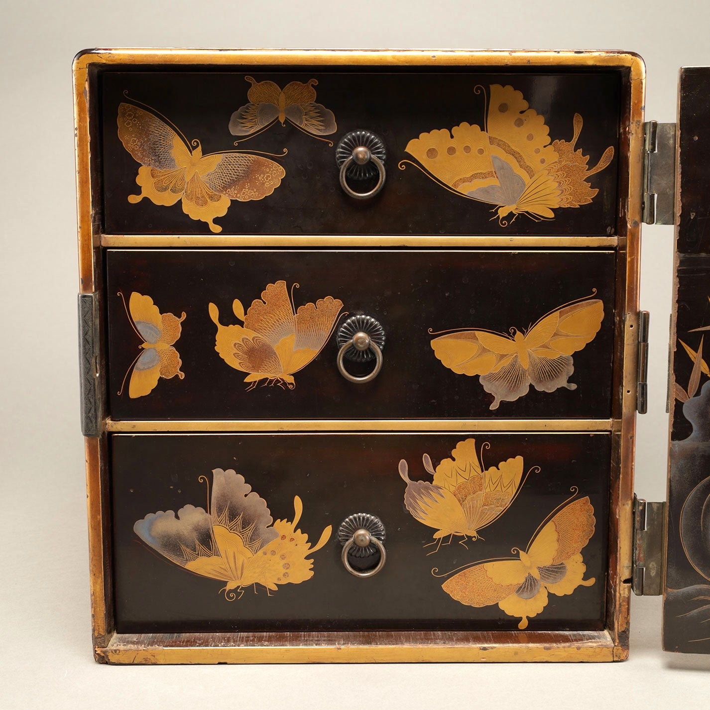 百蝶蒔繪五斗櫃