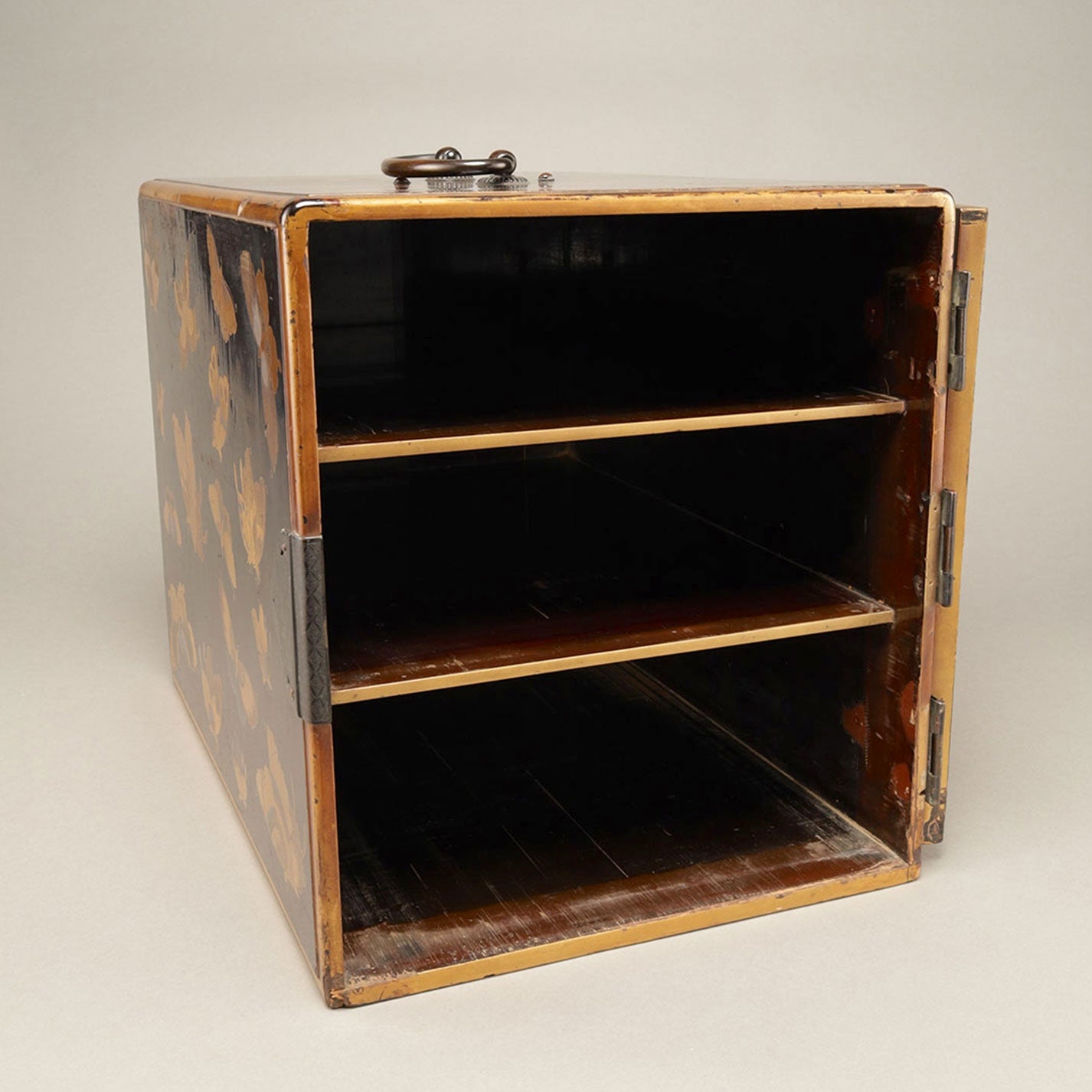 百蝶蒔繪五斗櫃