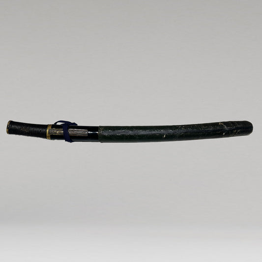 Aikuchi Koshirae with Black Lacquer Scabbard Decorated with Grapevine Design
