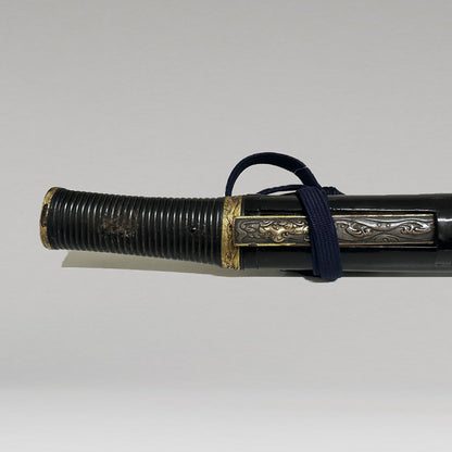 Aikuchi Koshirae with Black Lacquer Scabbard Decorated with Grapevine Design