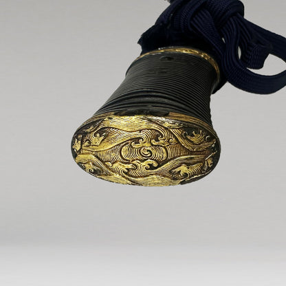 Aikuchi Koshirae with Black Lacquer Scabbard Decorated with Grapevine Design
