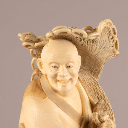 象牙漁夫雕像