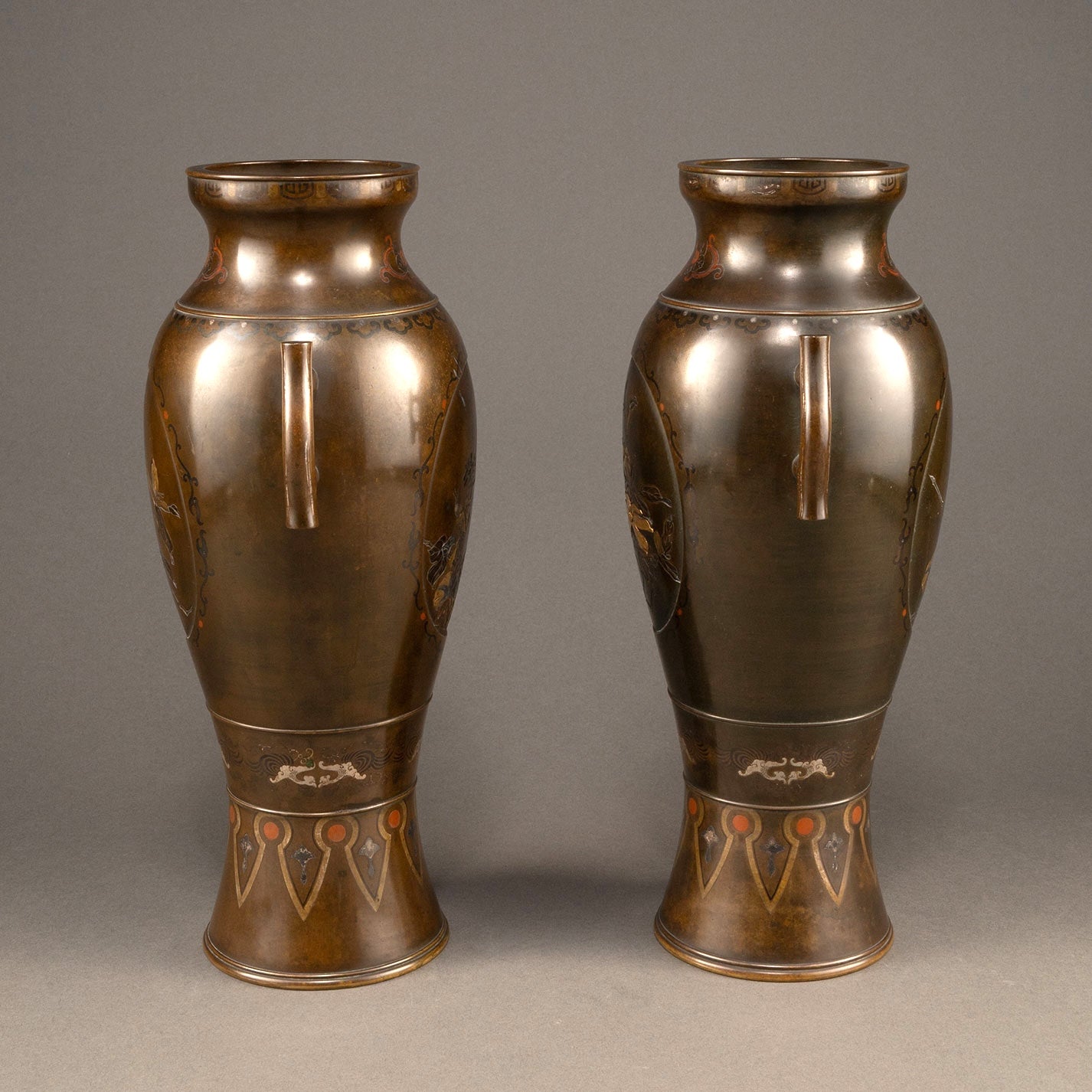 銅製金象嵌花生一対