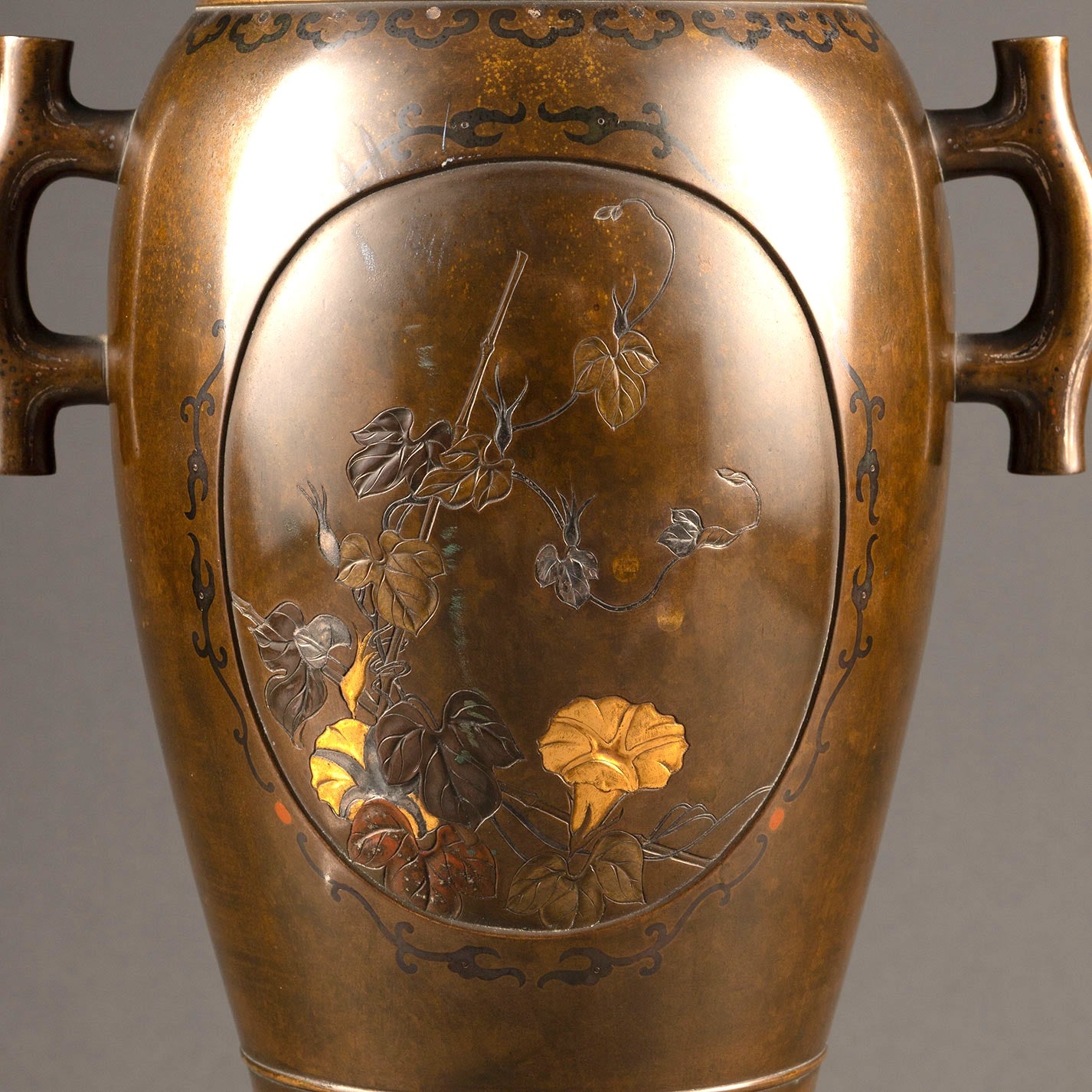 銅製金象嵌花生一対