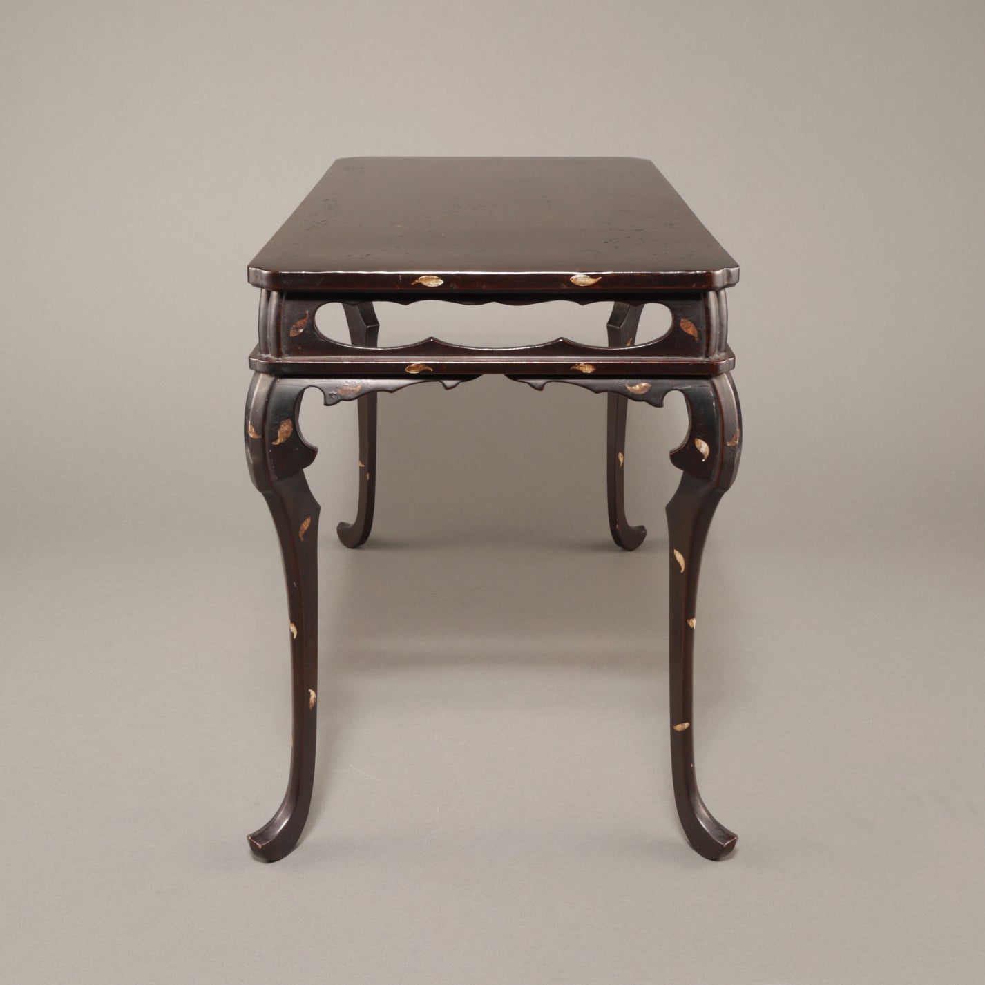 Japanese Makie Kasuga Stand with Scattered Flower Design