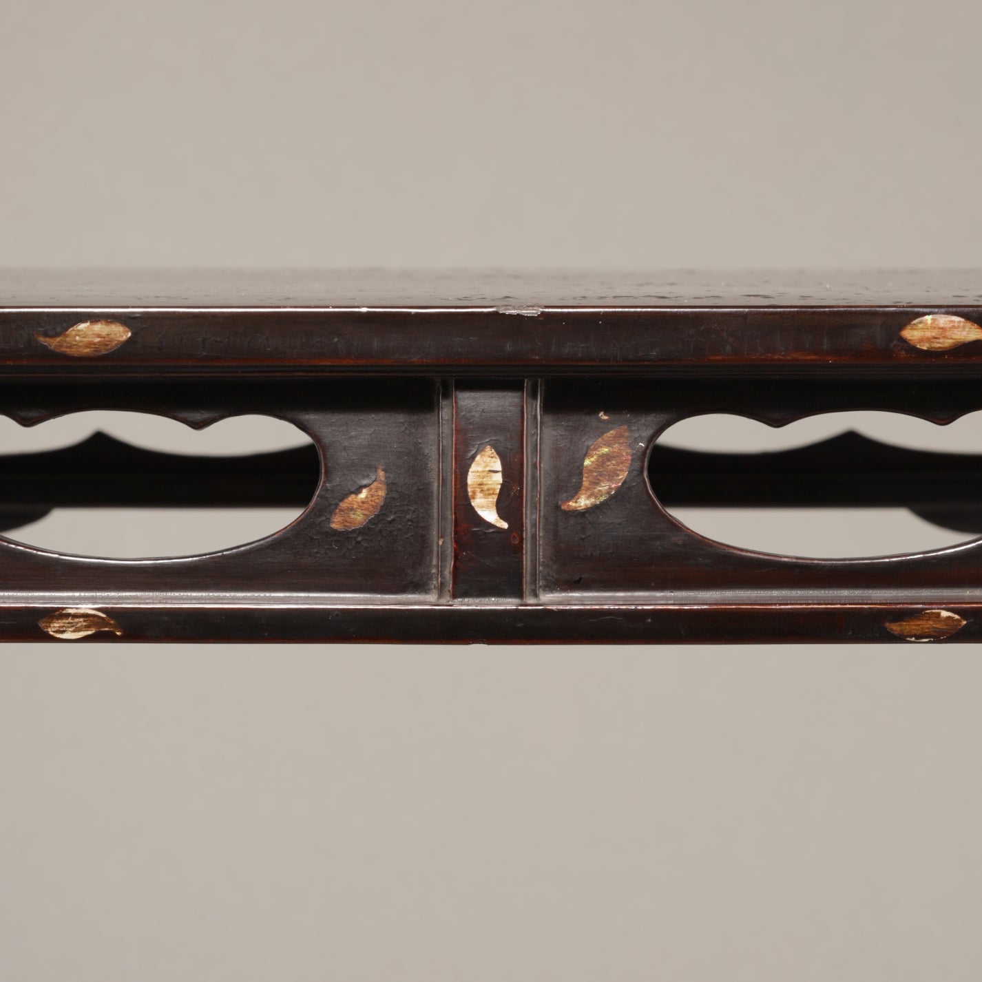 Japanese Makie Kasuga Stand with Scattered Flower Design