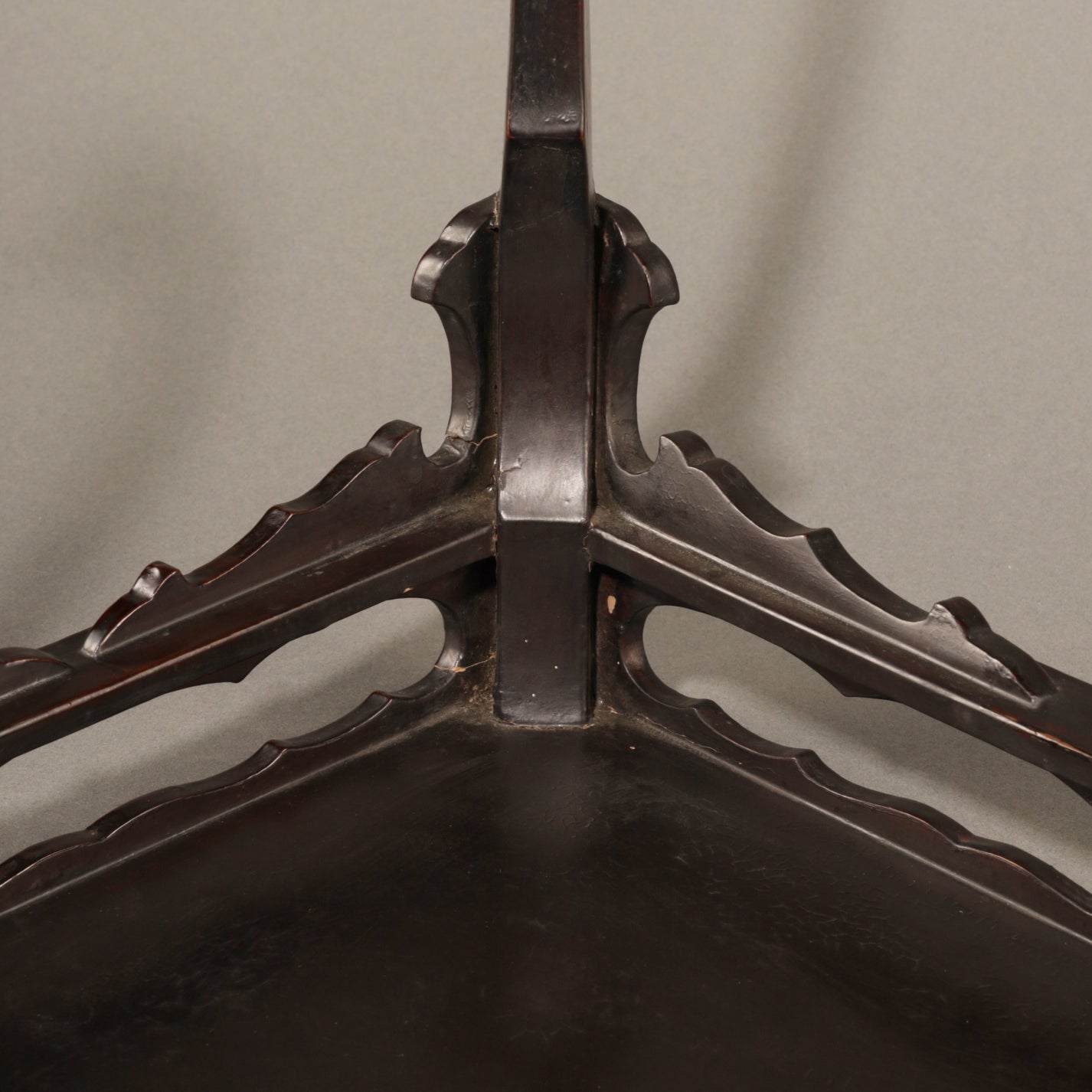 Japanese Makie Kasuga Stand with Scattered Flower Design