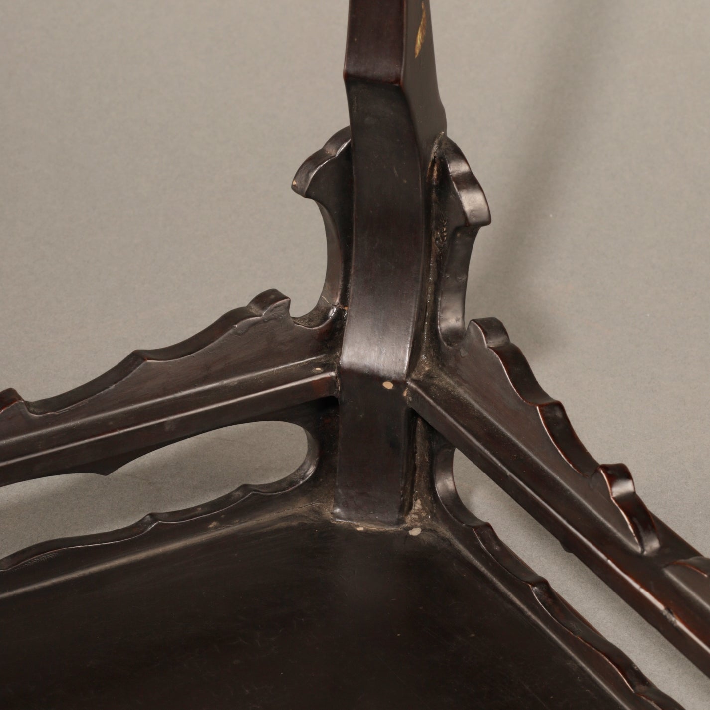 Japanese Makie Kasuga Stand with Scattered Flower Design