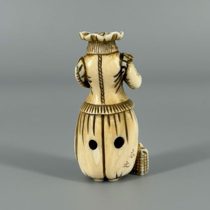 Ivory Dutch figure netsuke