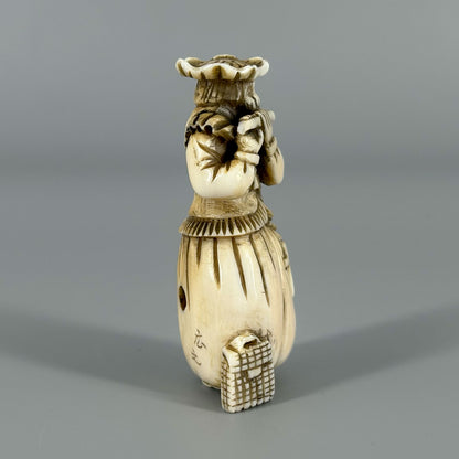 Ivory Dutch figure netsuke